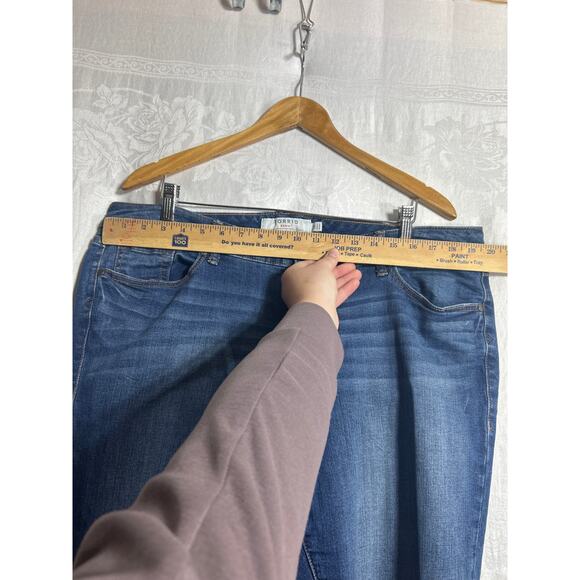 Torrid Jeans 16 Straight Cropped Raw Hem Blue Denim Stretch - Picture 7 of 15